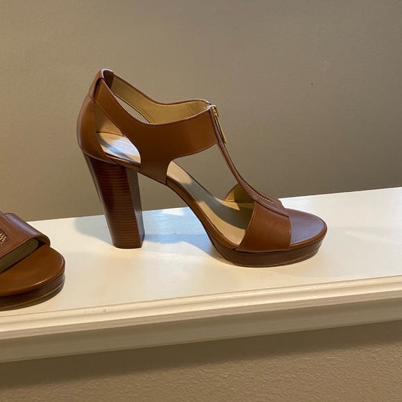 Michael Kors 4” heels - Picture 1 of 4